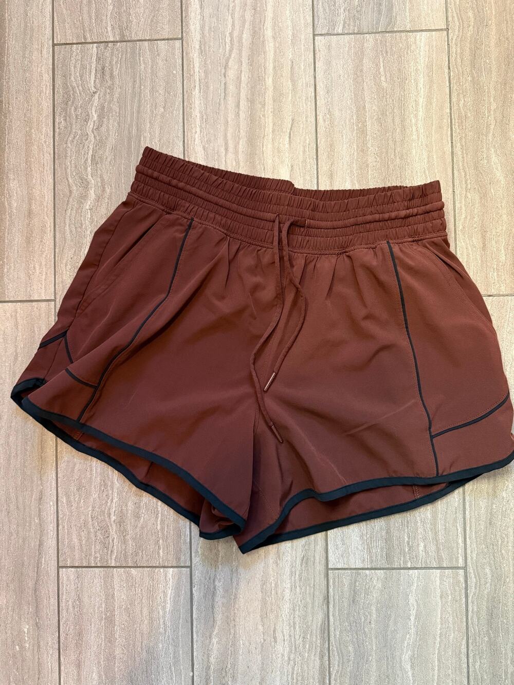 Abercrombie YPB Athletic Shorts brown medium
Your Personal Best line